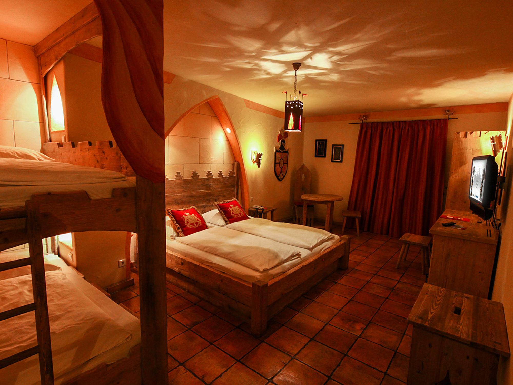 4-Sterne Burghotel Castillo Alcazar, Europa-Park Freizeitpark & Erlebnis-Resort Rust Exteriör bild